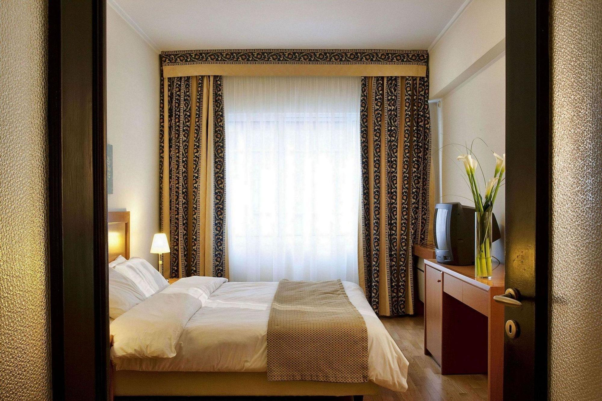 Hotel Achilleas Athens Ngoại thất bức ảnh